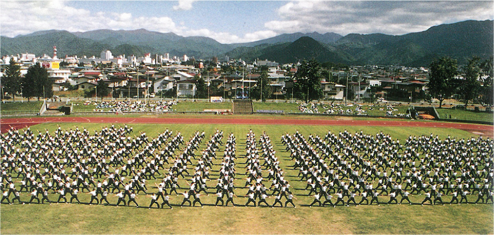 山形城北高等女学校秋の風物詩マスゲーム